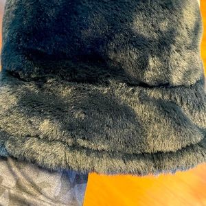 New Sprigs Faux Fur & Sherpa Reversible Bucket Hat